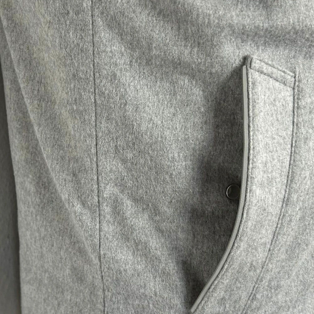 Gray Down Vest made of Cashmere with Leather Details (EU 48)