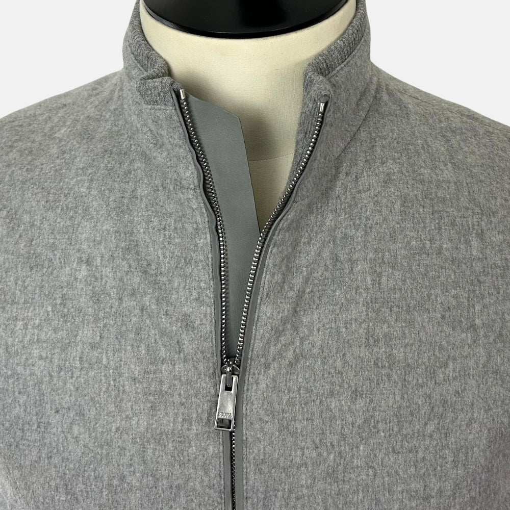 Gray Down Vest made of Cashmere with Leather Details (EU 48)