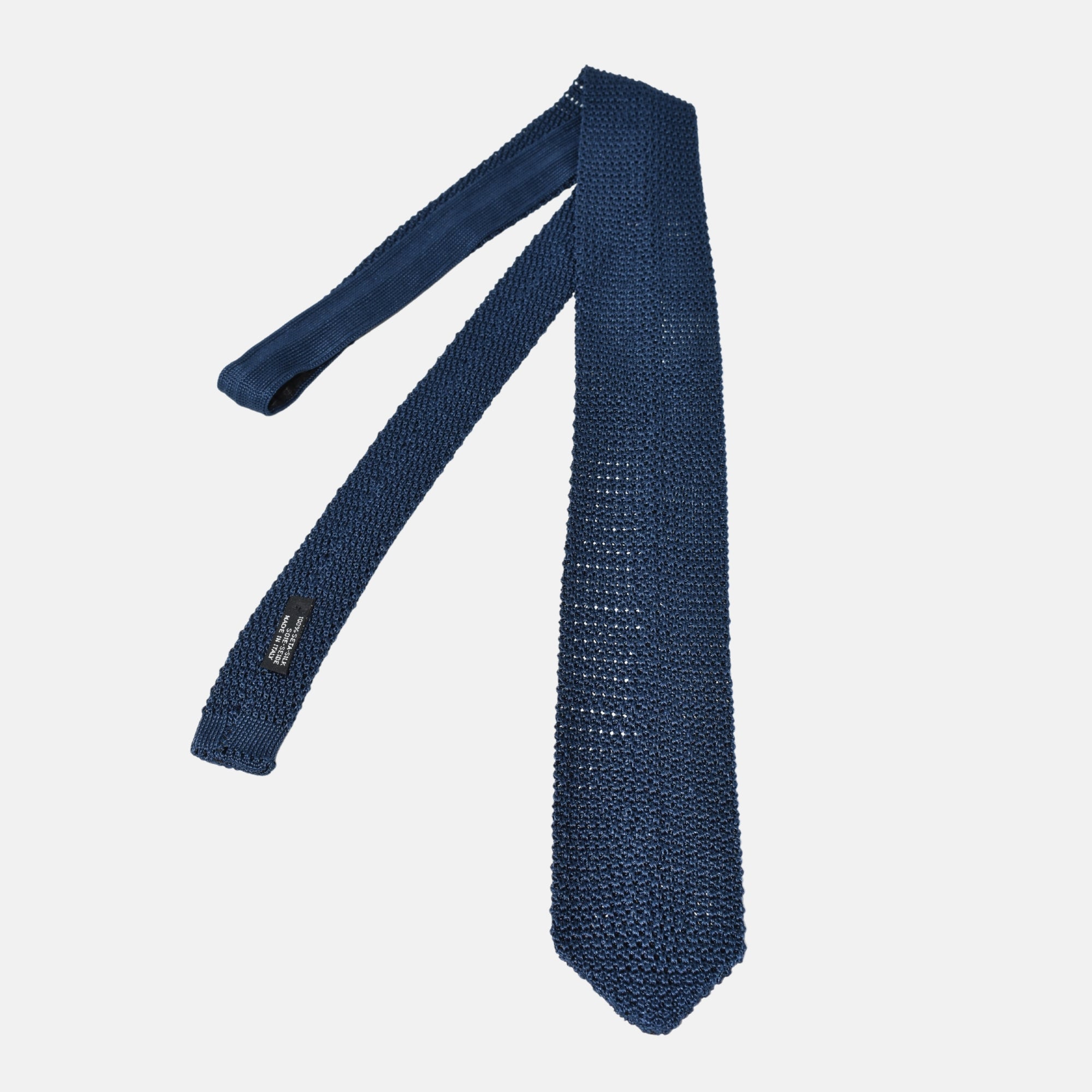 Navy Tie made of Silk
